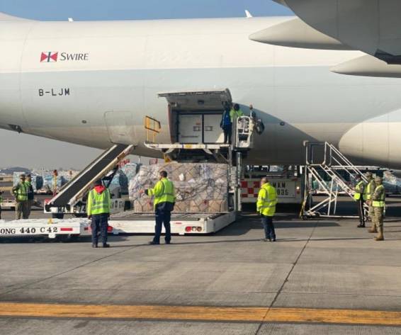 Llega a México, primer lote de vacunas contra COVID-19 de Sinovac