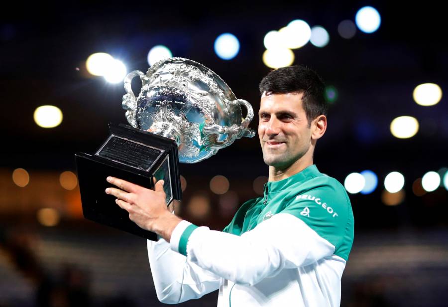 Djokovic conquista el Abierto de Australia por novena vez