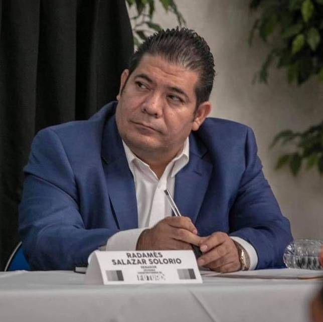 Muere por COVID-19, Radamés Salazar Solorio, senador de Morena