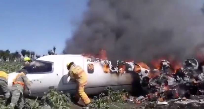 Aeronave de la Fuerza Aérea Mexicana se desploma en Veracruz; reportan seis muertos