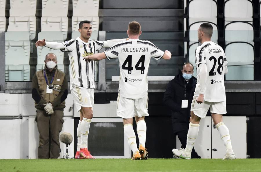 Cristiano Ronaldo anota doblete y la Juventus vence al Crotone