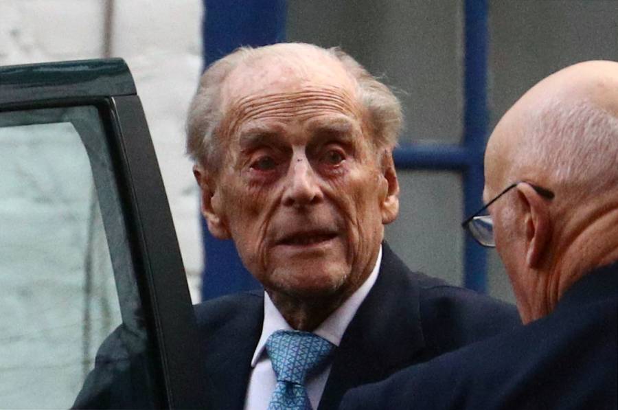 Príncipe Guillermo asegura que el duque de Edimburgo está “OK”