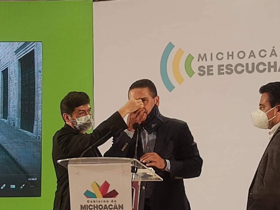 Gobernador Aureoles sufre hemorragia nasal; sería secuela de Covid