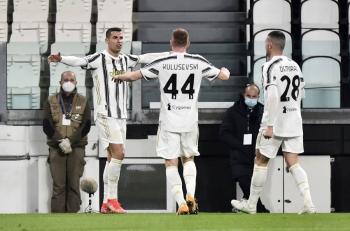 Cristiano Ronaldo anota doblete y la Juventus vence al Crotone