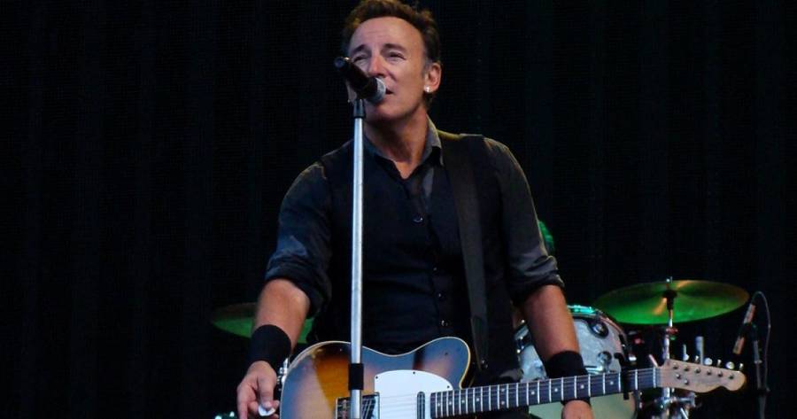 Bruce Springsteen pagará multa de 500 dólares por beber en la playa
