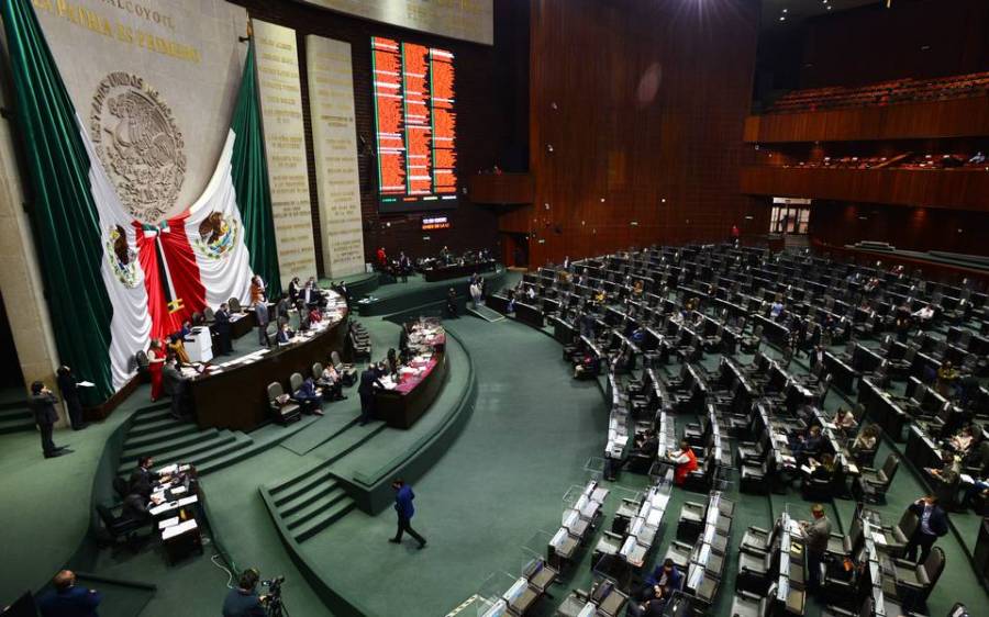 Legisladores reaccionan en redes sociales