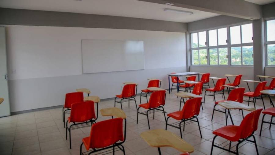 Clases presenciales solo en semáforo verde, advierte SEP a escuelas privadas