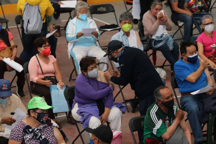 Persiste caos en Ecatepec en plan de vacunación