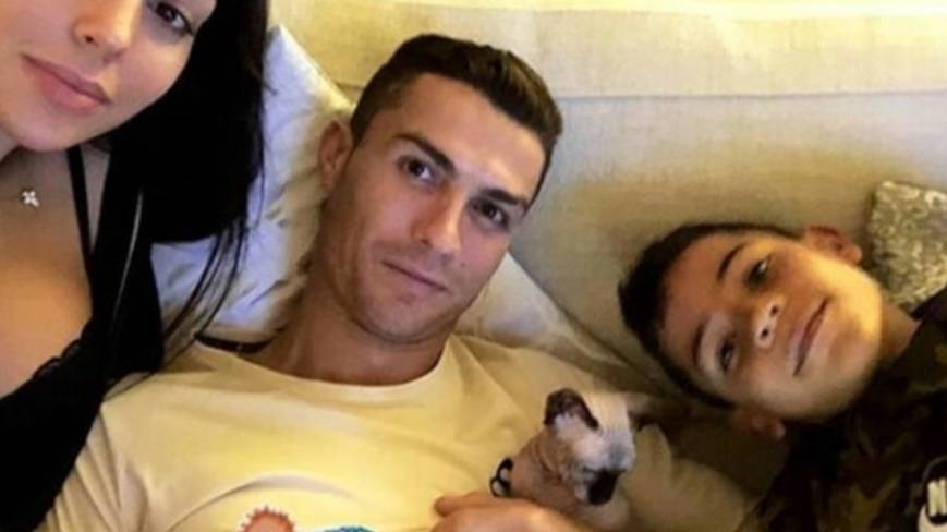 Cristiano Ronaldo paga jet privado para que atiendan a su gato atropellado