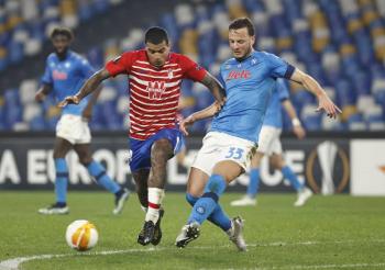 Napoli y “Chucky” Lozano caen eliminados por el Granada en la Europa League