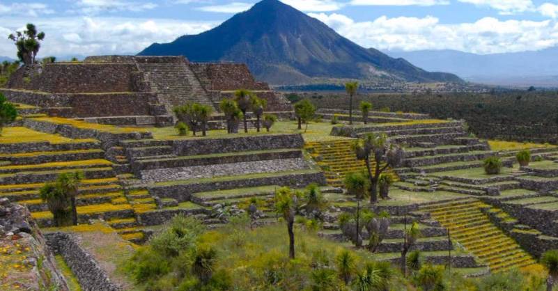 Conoce la zona arqueológica de Cantona