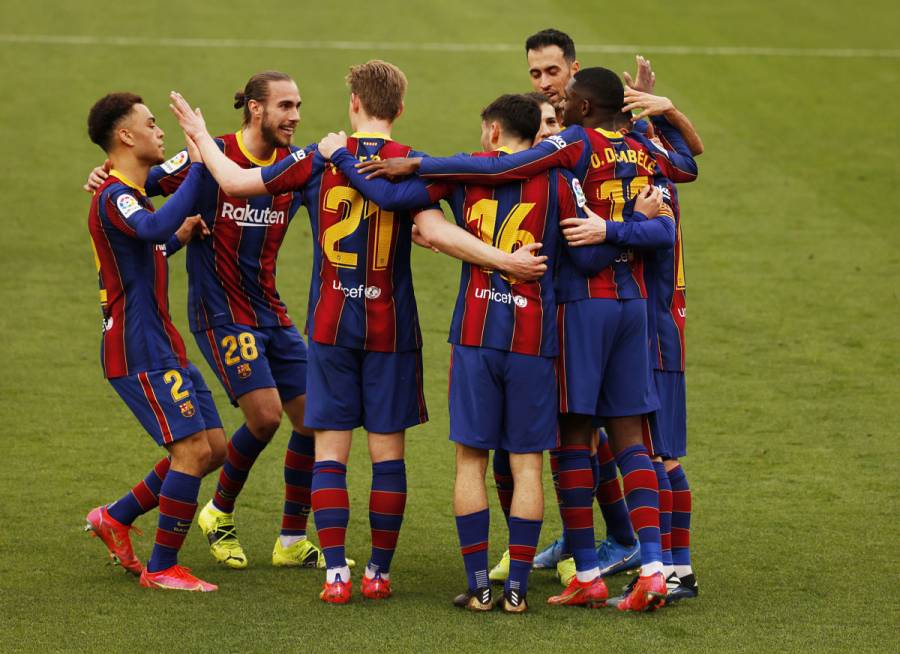 Barcelona triunfa ante Sevilla y se mantiene en la pelea por el liderato