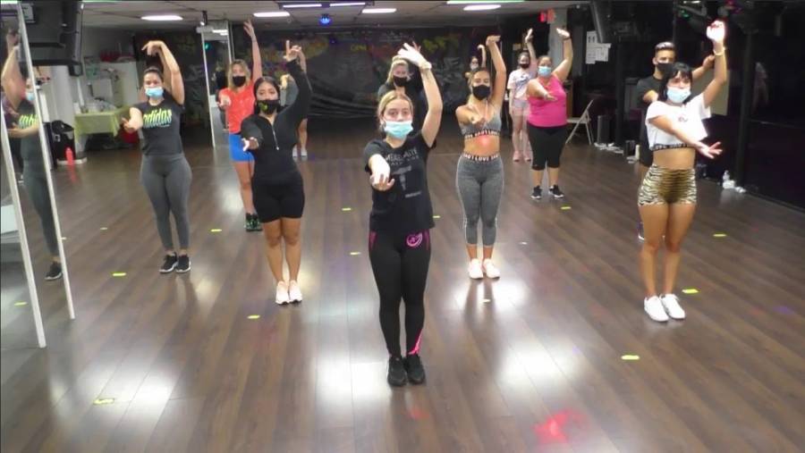 “Baila con Micho” se convierte en la academia de las estrellas en Miami