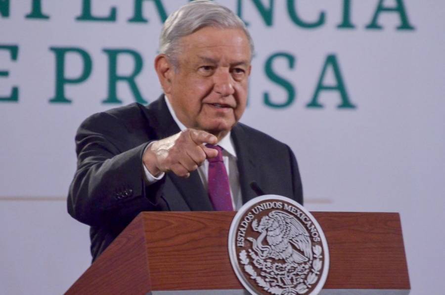 “No lo vio nadie, estuvo esperando a que empezara la mañanera”: AMLO sobre joven “colado”