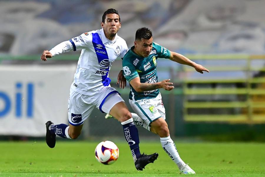Puebla remonta y vence a León con gol de último minuto