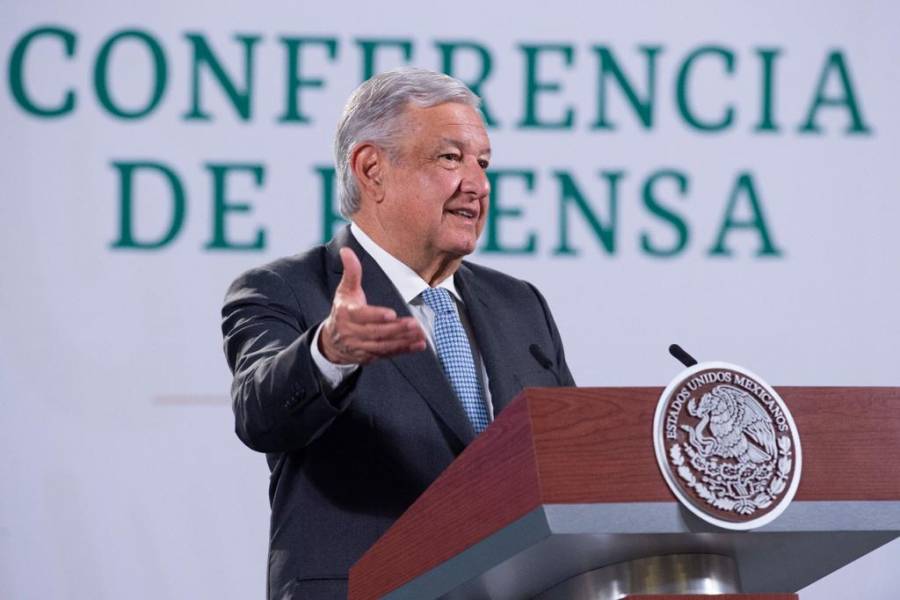 De “calumnia”, tacha AMLO acusar a su gobierno de antifeminista