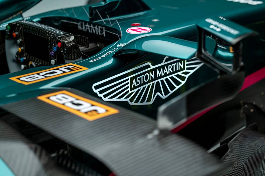 Aston Martin presenta el AMR21 en su retorno a la Fórmula 1