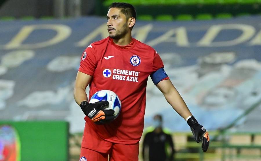 Jesús Corona quedó fuera de la convocatoria de Cruz Azul