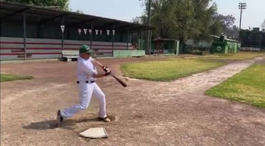 SE “ESCAPA” AMLO A JUGAR BESIBOL