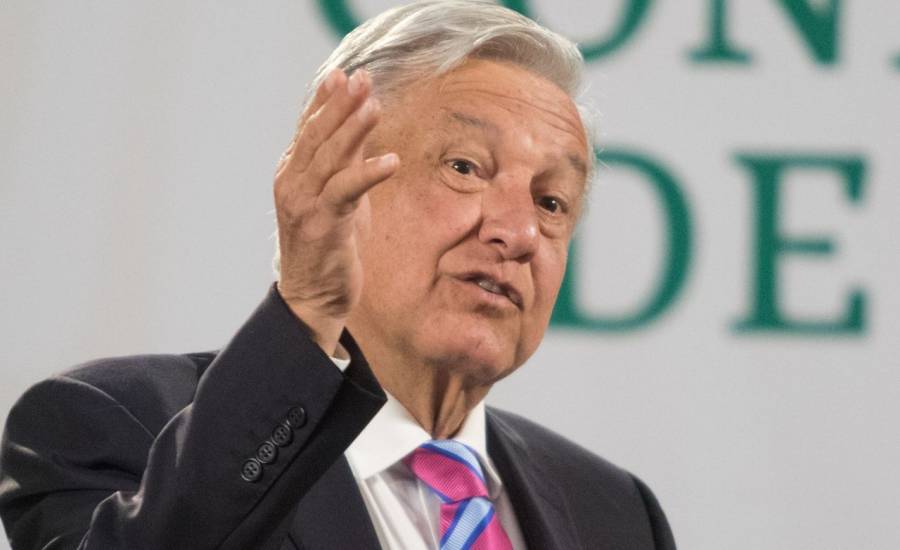 “Bienvenidas mujeres al Zócalo”: AMLO