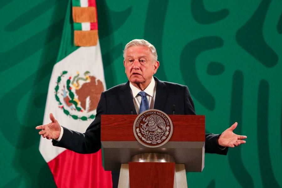 En vuelo de AMLO, prohíben el consumo de alcohol
