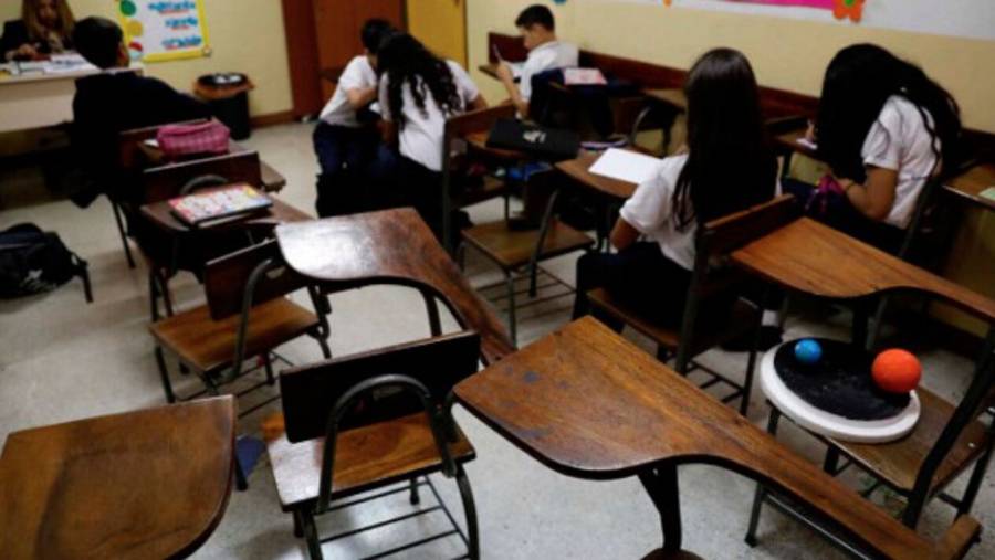 En México, deserción escolar por Covid pega más a niñas