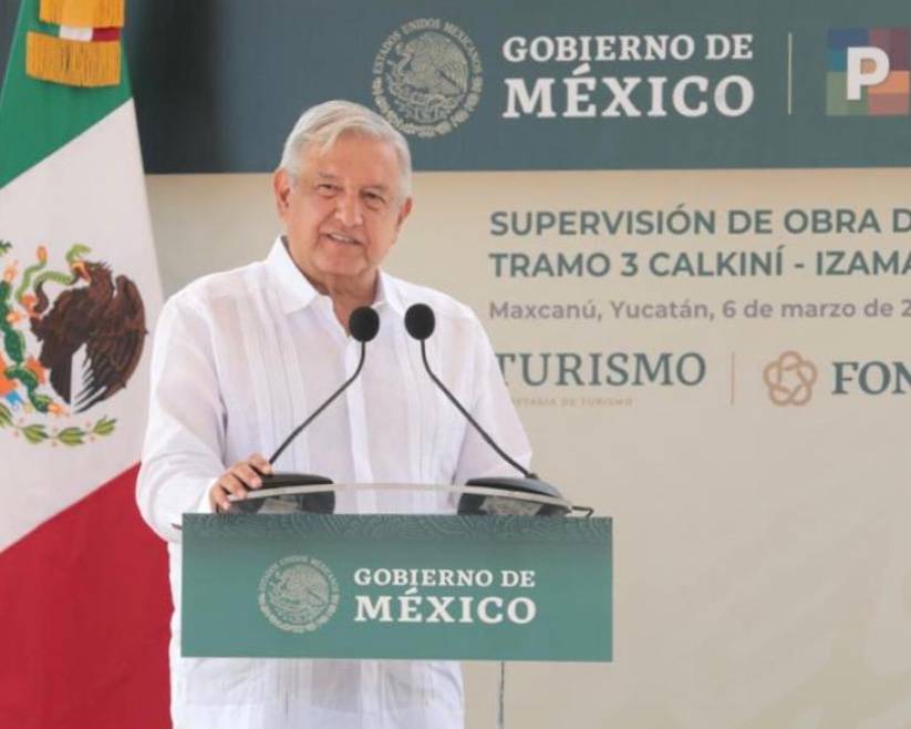 Asegura AMLO que vallas en Palacio Nacional 