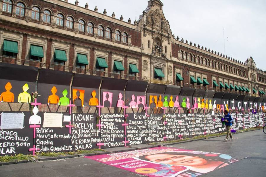 Valla evidencia lejan&iacute;a de gobierno a lucha de mujeres