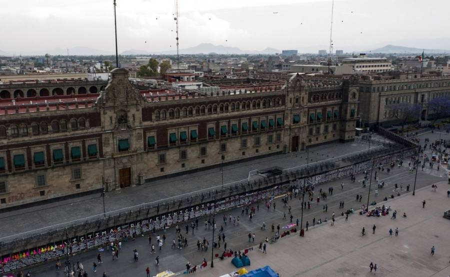 Marcha por el 8M tendrá acceso al Zócalo, confirma la SSC
