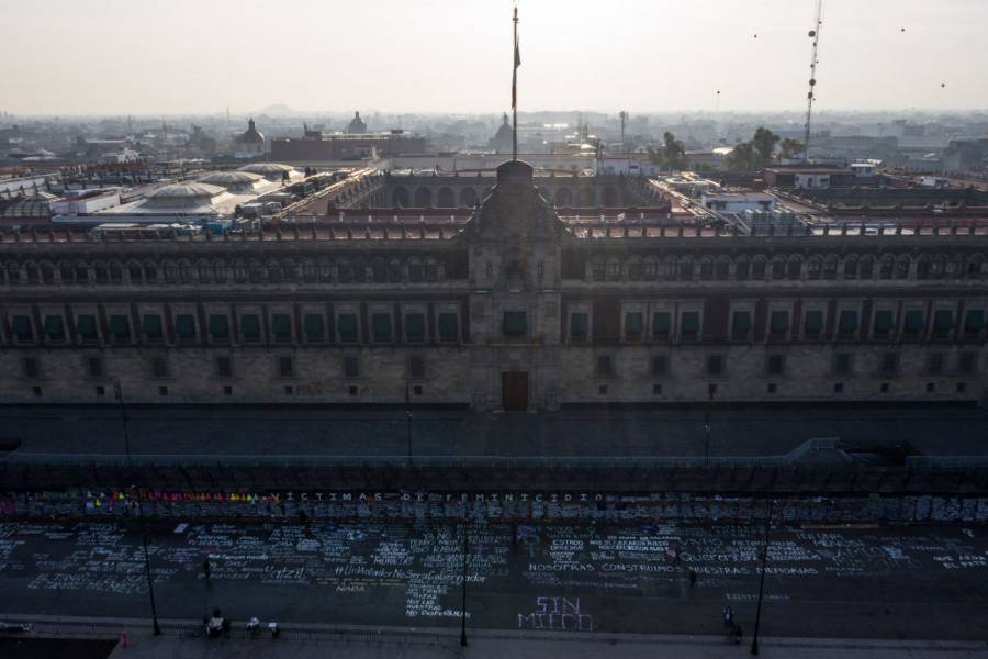 Arriban primeros contingentes de mujeres al Zócalo