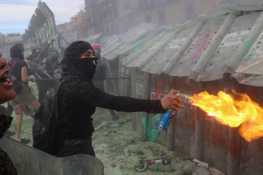 Al grito de alto a los feminicidios, miles de mujeres marcharon en CDMX