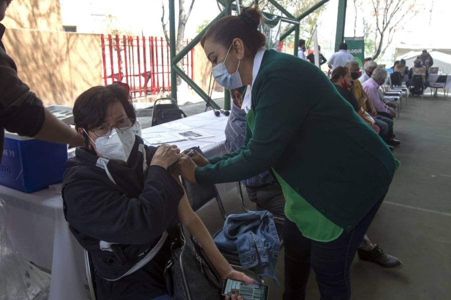 Medio millón de vacunas Covid-19 al día, promete Arturo Herrera