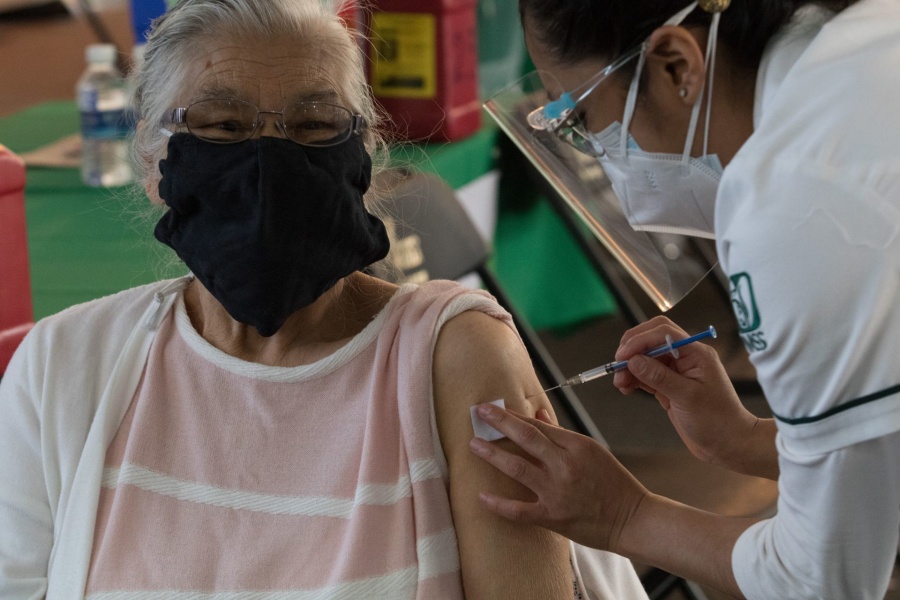 Devuelve Nuevo León 4 mil 680 vacunas Covid-19 “echadas a perder”