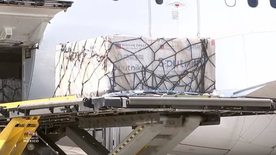 Llega a México nuevo lote de 200 mil dosis de vacuna Sputnik V