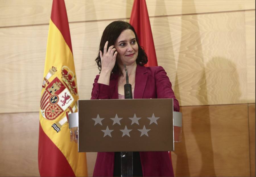 Mala gestión del Covid tira  a gobernadora de Madrid
