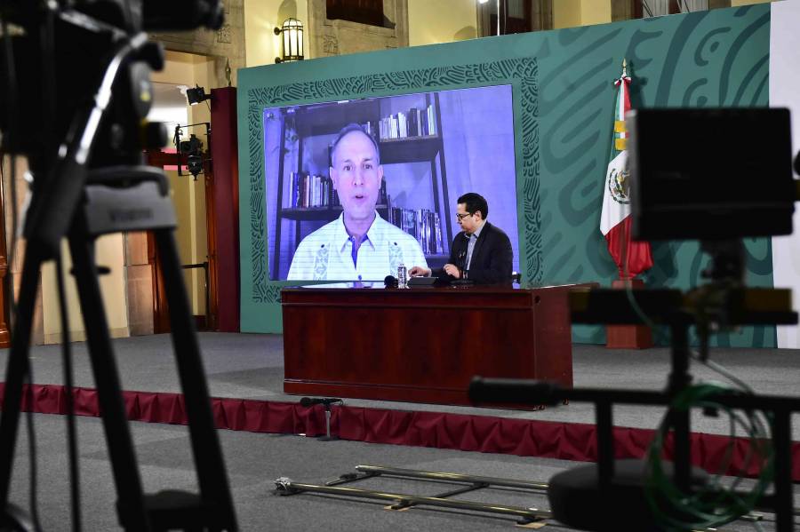 Reaparece López-Gatell en medio de polémica por paseo