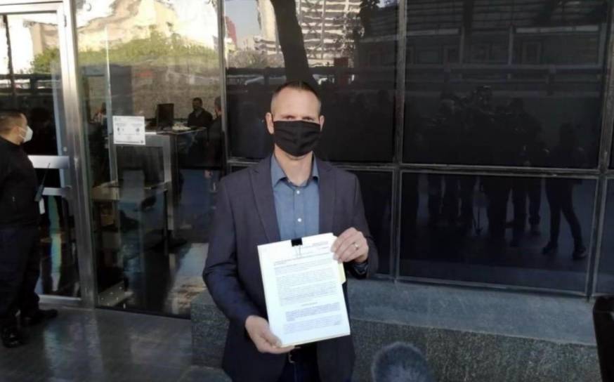 Por omisiones en caso LeBarón, denuncian a Alfonso Durazo ante la FGR