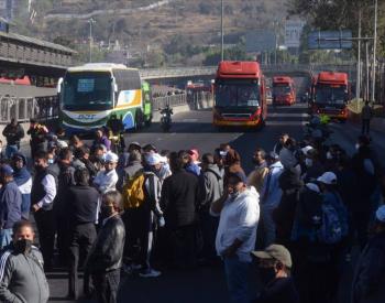 Transportistas bloquean accesos a la CDMX; exigen aumento de tarifa