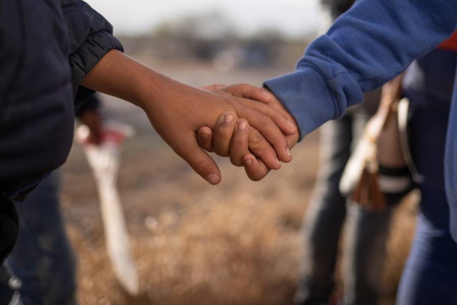 Descarta EEUU deportar a padres que acudan a recoger a menores migrantes bajo custodia