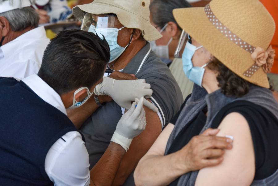 Inicia aplicación de vacunas Covid-19 en municipios conurbados de Oaxaca