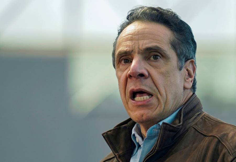 Cuomo reitera que no dejará su cargo pese a denuncias de acoso sexual