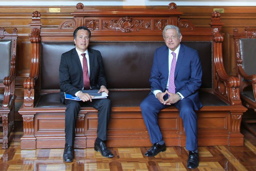 Se reúne Cuitláhuac García, gobernador de Veracruz, con AMLO