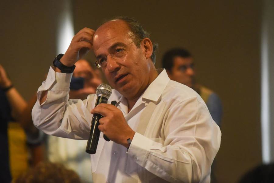 Denuncian a Felipe Calderón ante FGR por “traición a la patria” y “financiamiento al terrorismo”