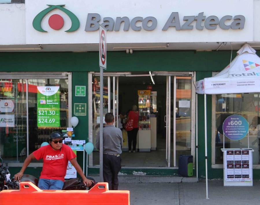 Detienen a pareja que defraudó a cliente de Banco Azteca y se suicidó por perder sus ahorros