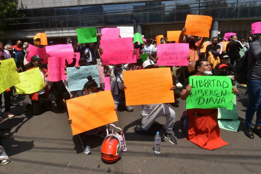 Ante la CDH CDMX, activistas protestan tras la detención de Diana Sánchez Barrios