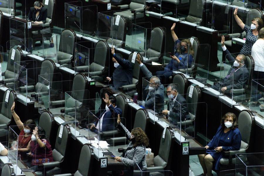 Morena presenta iniciativa para evitar suspensiones