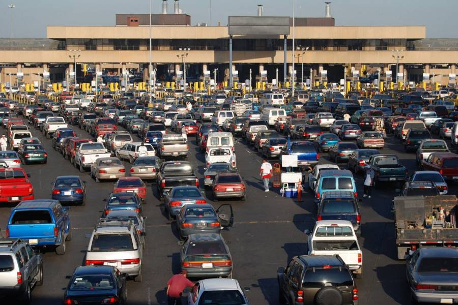 EEUU extiende restricciones de viaje en fronteras con México y Canadá