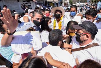 FELIX SALGADO CANCELA EVENTO ANTE PROTESTAS DE MUJERES