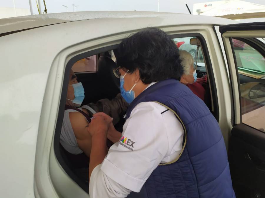 Por segundo día consecutivo Neza rompe récord de adultos mayores de 60 años vacunados contra Covid-19