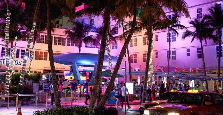 Miami Beach extiende toque de queda